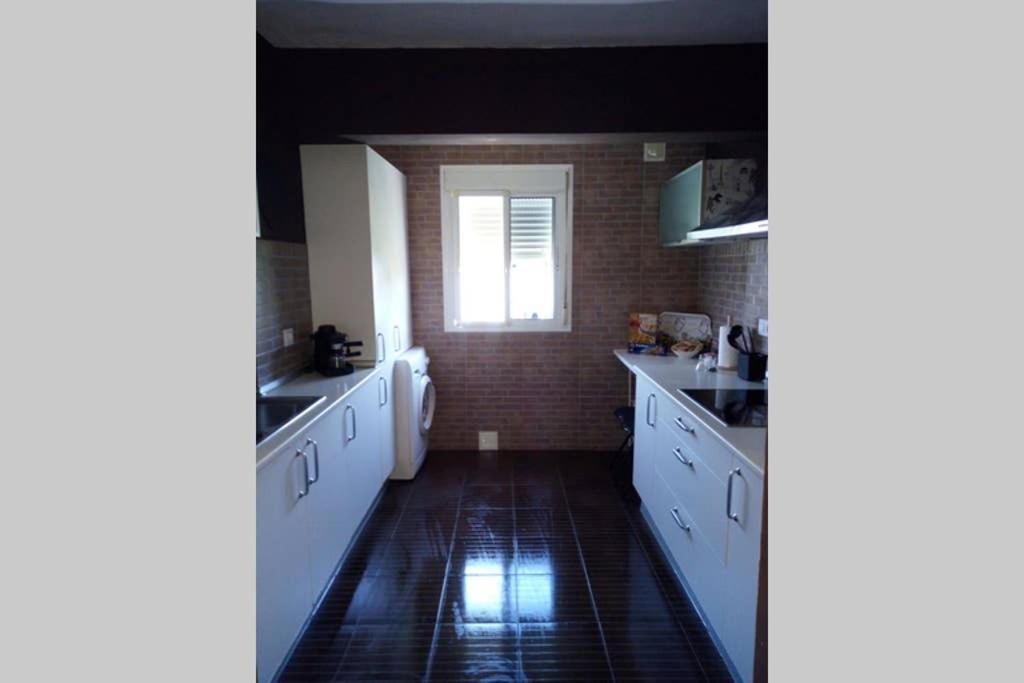 Sevilla ,piso completo en buena zona,Wifi y aparcamiento Exterior foto